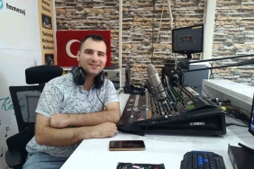 Onun Sesi̇ Tüm Engelleri̇ Aşıyor