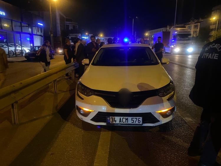 Peş Peşe 2 Ayrı Kaza: 2 Ki̇şi̇ Yaralanırken, 2 Sürücü İse Kaçtı