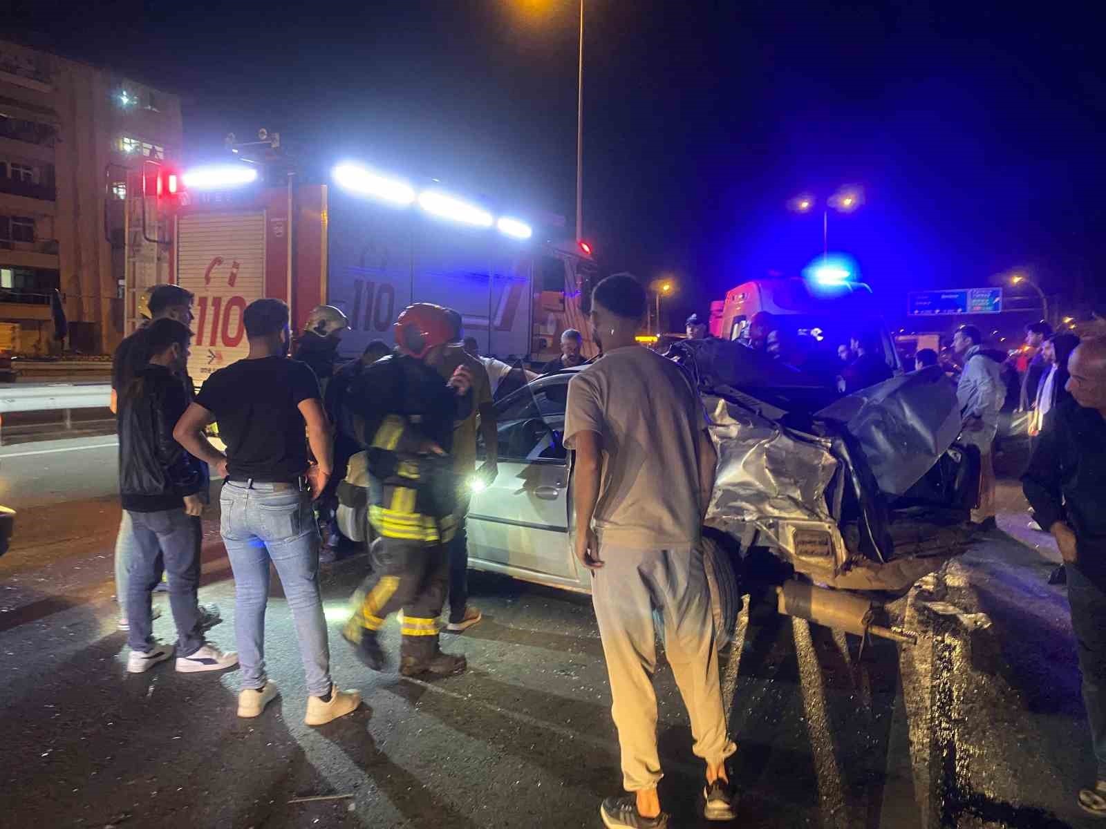Peş Peşe 2 Ayrı Kaza: 2 Ki̇şi̇ Yaralanırken, 2 Sürücü İse Kaçtı