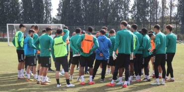 sakaryaspor-bandirmaspor-mesaisinde-NNMmNJ7n.jpg