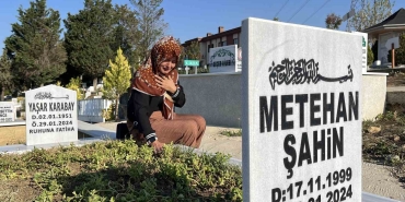 Savcılık "Kovuşturmaya Yer Yok" Dedi̇, Anne "Adalet İsti̇yorum" Di̇yerek Dava Açtı