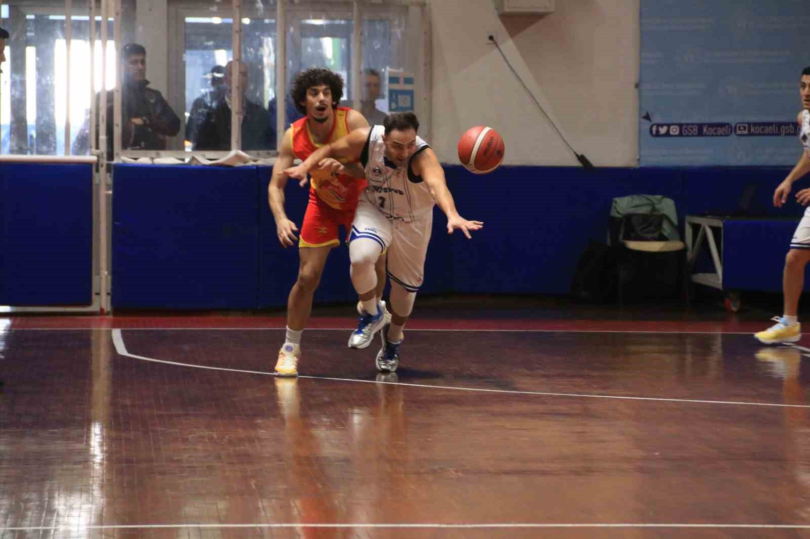 Tb2L: Kocaeli̇ Bşb Kağıtspor: 58 - Göztepe: 54