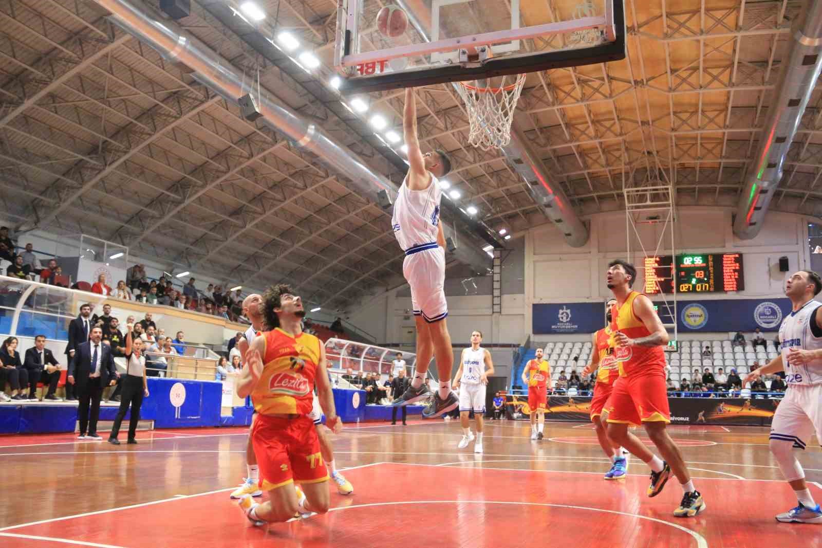 Tb2L: Kocaeli̇ Bşb Kağıtspor: 58 - Göztepe: 54