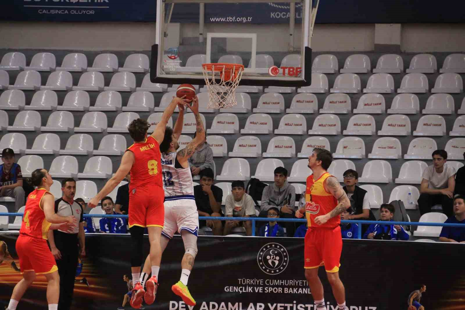 Tb2L: Kocaeli̇ Bşb Kağıtspor: 58 - Göztepe: 54