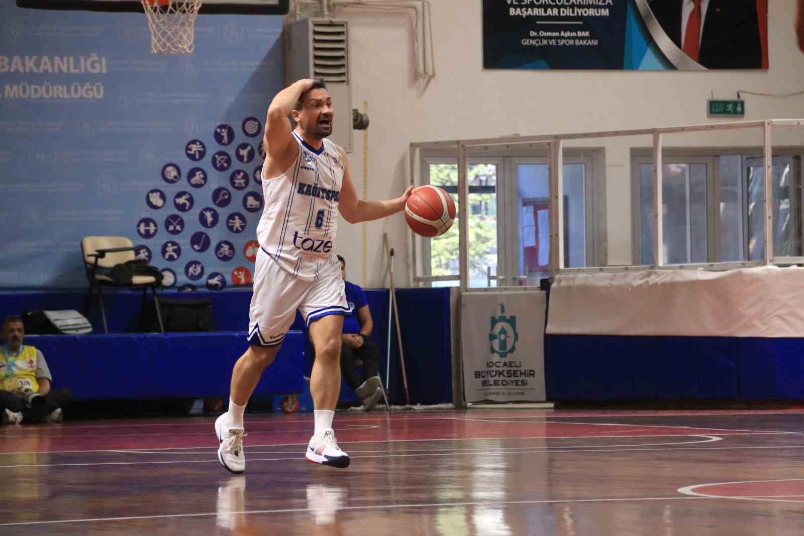 Tb2L: Kocaeli̇ Bşb Kağıtspor: 58 - Göztepe: 54