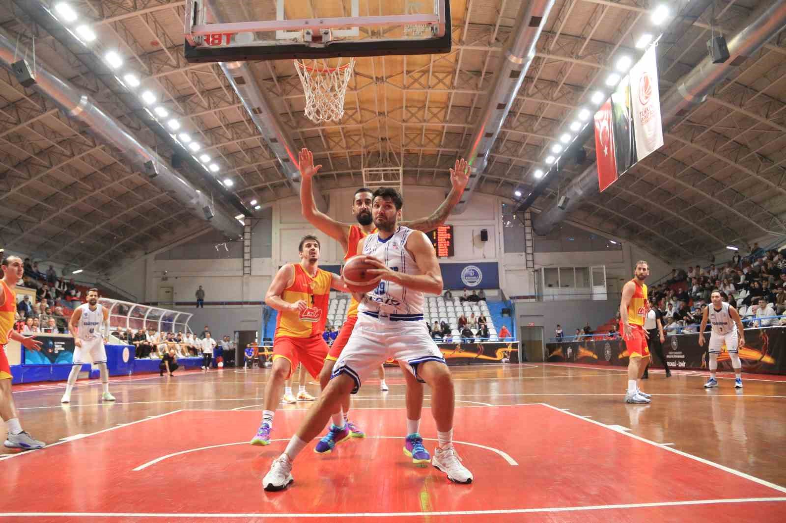 Tb2L: Kocaeli̇ Bşb Kağıtspor: 58 - Göztepe: 54