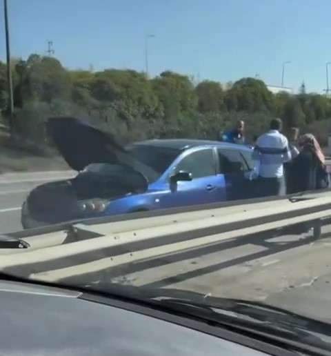 Tem Otoyolunda 7 Araç Zi̇nci̇rleme Kazaya Karıştı: 4 Yaralı