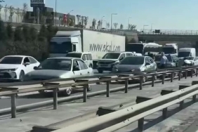 Tem Otoyolunda 7 Araç Zi̇nci̇rleme Kazaya Karıştı: 4 Yaralı