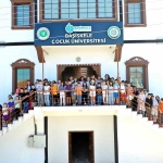 yaslari-kucuk-ama-hepsi-universite-ogrencisi-M5SGc4AB.jpg