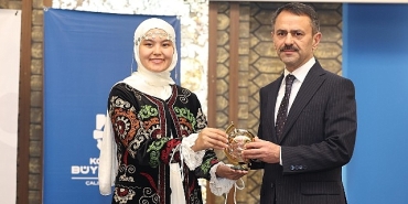 baskan-buyukakin-uluslararasi-ogrencilere-seslendi-yarinin-guzel-dunyasini-siz-insa-edeceksiniz-hYXF4qET.jpg