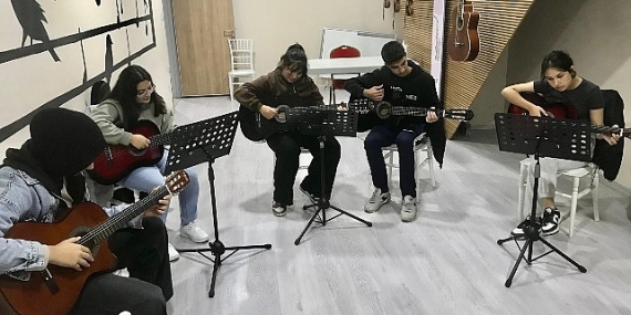 Dilovası’nda Müzik Kursları İlgi Odağı Oldu