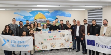 erasmus-ogrenciler-guzide-genclik-merkezini-gezdi-IsZw6XcD.jpg