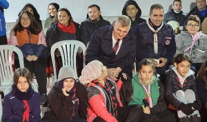 golcuk-belediye-baskani-ali-yildirim-sezer-aksigin-izci-kampinda-golcuk-belediyesi-izcileri-ile-bir-GSVe5h8Y.jpg