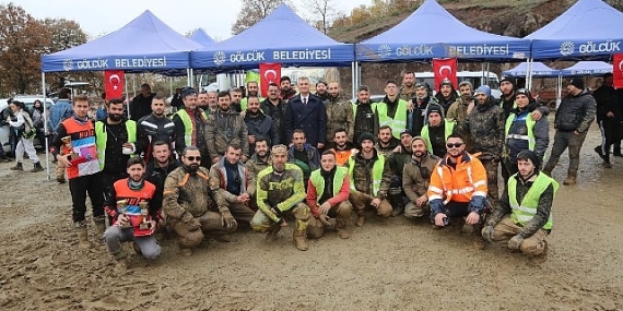 Gölcük’te ATV yarışları nefesleri kesti.