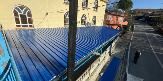 İzmit Belediyesinden Bulduk Piroğlu Camii’ne sundurma