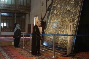 kabe-kapisinin-ortusu-edirnede-sergilenmeye-baslandi-RCtZEyGH.jpg