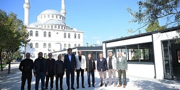 kartepe-belediye-baskani-avmmustafa-kocaman-yapimi-hizla-devam-eden-kosekoy-meydan-projesinde-incelemelerde-bulundu-e2JGBwqh.jpg