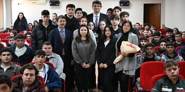 kartepe-mtal-ogrencileri-kocamani-dinledi-aDJ6B3ch.jpg
