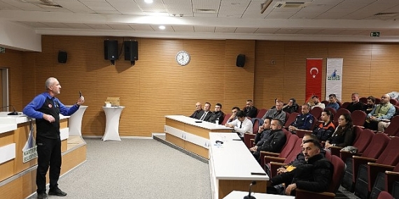 Kartepe’de AFAD Personeline Teorik Eğitim