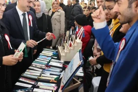 kocaeli-cayirova-5-kitap-gunleri-kapilarini-acti-GIppidhg.webp