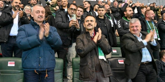 Vali İlhami Aktaş, Kocaelispor ile Fatih Karagümrük Karşılaşmasını İzledi