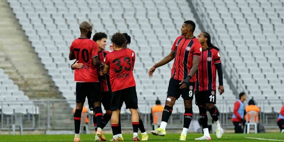 Trendyol 1. Lig: Fatih Karagümrük: 6 – Yeni Malatyaspor: 1