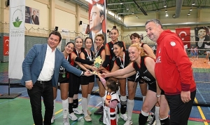 turkiye-veteran-voleybol-turnuvasinda-sampiyonlar-belli-oldu-6vVNjqNk.jpg
