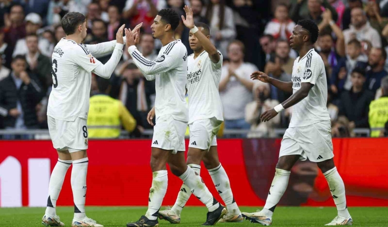 vinicius-hat-trick-yapti-real-madrid-galibiyeti-hatirladi-nkqf1cNA.jpg
