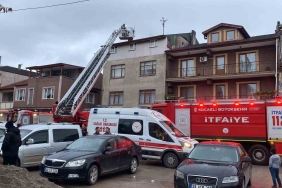 BACADAN YÜKSELEN DUMANLAR İTFAİYEYİ HAREKETE GEÇİRDİ