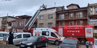 BACADAN YÜKSELEN DUMANLAR İTFAİYEYİ HAREKETE GEÇİRDİ