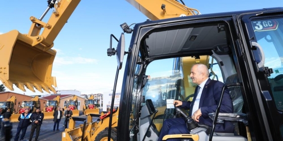 Gebze Belediyesi’nin araç filosuna 13 yeni iş makinesi eklendi