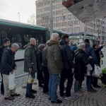 aldigi-hisseler-cakilinca-patron-gitsin-diye-lokma-dagitti-5j2uulQF.jpg
