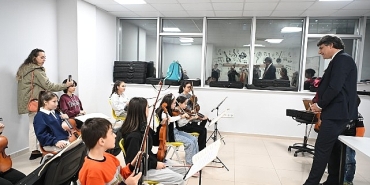 baskan-kocaman-ile-genclerin-kahve-sohbeti-JjdjRA83.jpg