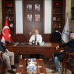 baskan-vatandaslari-makaminda-agirliyor-Iater2LM.jpg