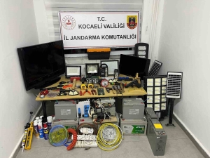 bir-ilcenin-kabusu-olan-hirsizlari-jandarma-tek-tek-belirleyip-yakaladi-m9Er2DIv.jpg