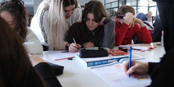 Büyükşehir’den gençlere başarı ve motivasyon kampı; Akademi Lise öğrencileri TYT için kampa girdi