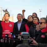 chp-genel-baskani-ozel-kocaelide-grev-yapan-iscileri-ziyaret-etti-E1N1QWFU.jpg