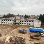 deprem-yaralarinin-sarildigi-hatayda-okul-binasi-yukseliyor-IqmW1AgU.jpg