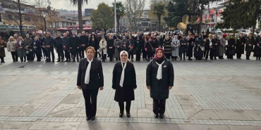 dunya-kadin-haklari-gunu-golcukte-kutlandi-SGYUCZZa.jpg
