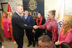golcuk-belediye-baskani-ali-yildirim-sezer-3-aralik-dunya-engelliler-gunu-kapsaminda-baskanlik-gorevini-81v3LBDf.jpg