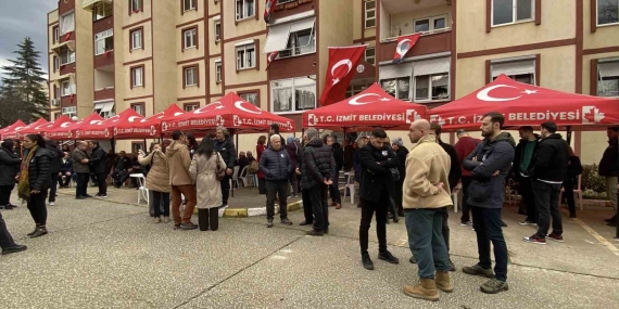 Helikopter kazasında hayatını kaybeden pilot için evinin önünde helallik alındı