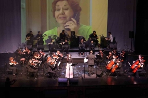 ilk-kez-bir-turk-orkestrasi-toygar-isiklinin-eserlerini-seslendirdi-VfyUrnfV.jpg