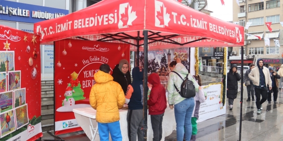 İzmit Belediyesi vatandaşların yeni yıl dileklerini toplamaya başladı