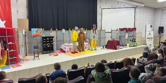 Kartepe’de Yüreklere Dokunan Tiyatro