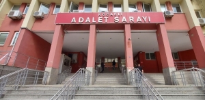 kizinin-makyaj-yapmasina-ve-etek-giymesine-izin-vermeyen-babaya-istismar-iftirasi-7crUIWGX.jpg