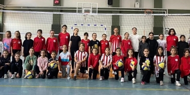 korfezde-voleybol-ve-basketbol-okullarina-ilgi-buyuk-ABNVRyvn.jpg