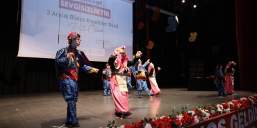ozel-bireylerin-hunerleri-ayakta-alkislandi-VXbL1KIx.jpg
