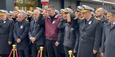 pilota-oglu-ve-esinden-asker-selamiyla-veda-HNzlQCzk.jpg