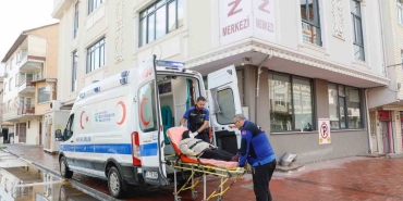 2024-yilinda-48-bin-kisiye-hasta-nakil-ambulans-hizmeti-fOPkWgpv.jpg