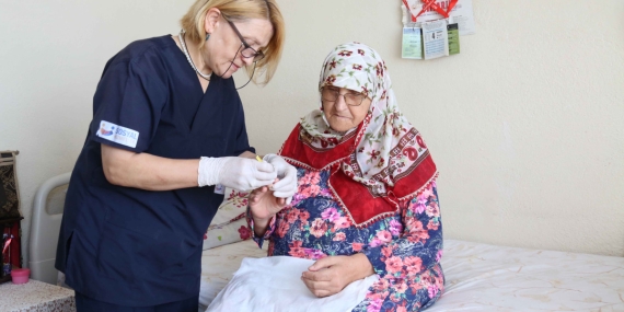 2024’te 85 bin kez evde bakım hizmeti verildi